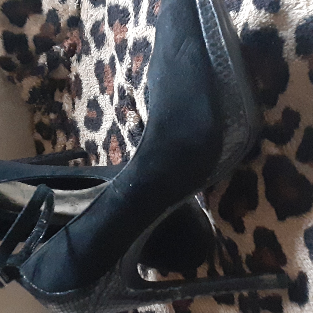 Size 7 black suede and faux snakeskin 6 inch t strap stiletto heels